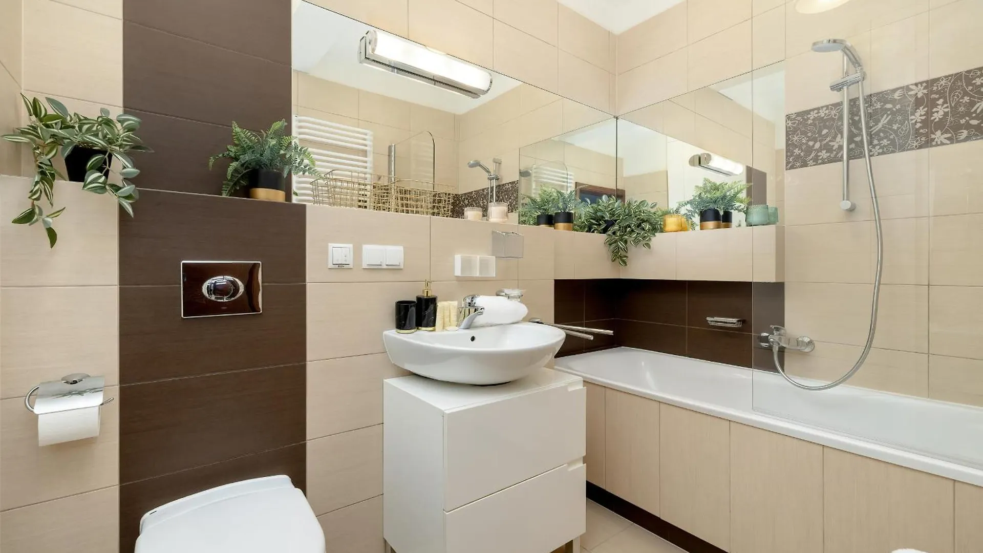 Przytulny Apartament Z Parkingiem I Biurkiem Przy Kazimierzu W Krakowie By Noclegi Renters