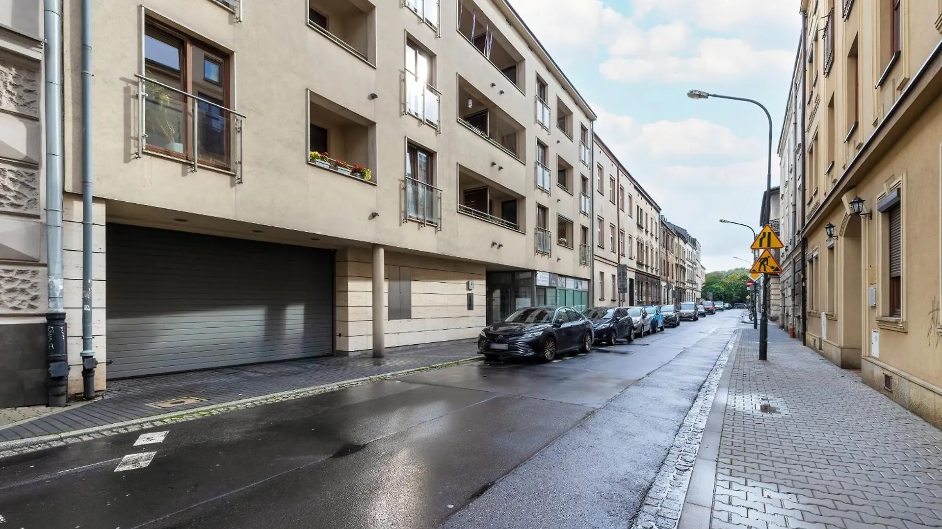 Przytulny Apartament Z Parkingiem I Biurkiem Przy Kazimierzu W Krakowie By Noclegi Renters Apartment Krakow