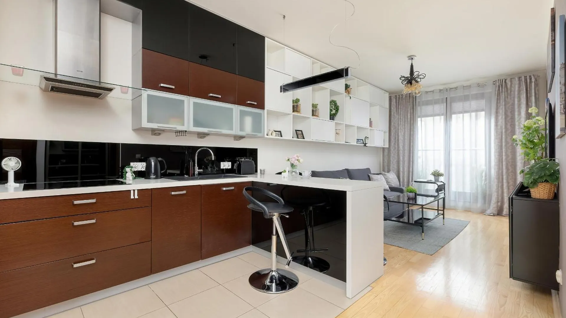 Przytulny Apartament Z Parkingiem I Biurkiem Przy Kazimierzu W Krakowie By Noclegi Renters 0*, Krakow Poland