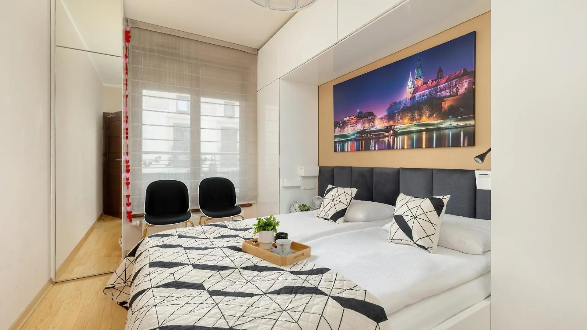 Przytulny Apartament Z Parkingiem I Biurkiem Przy Kazimierzu W Krakowie By Noclegi Renters Krakow